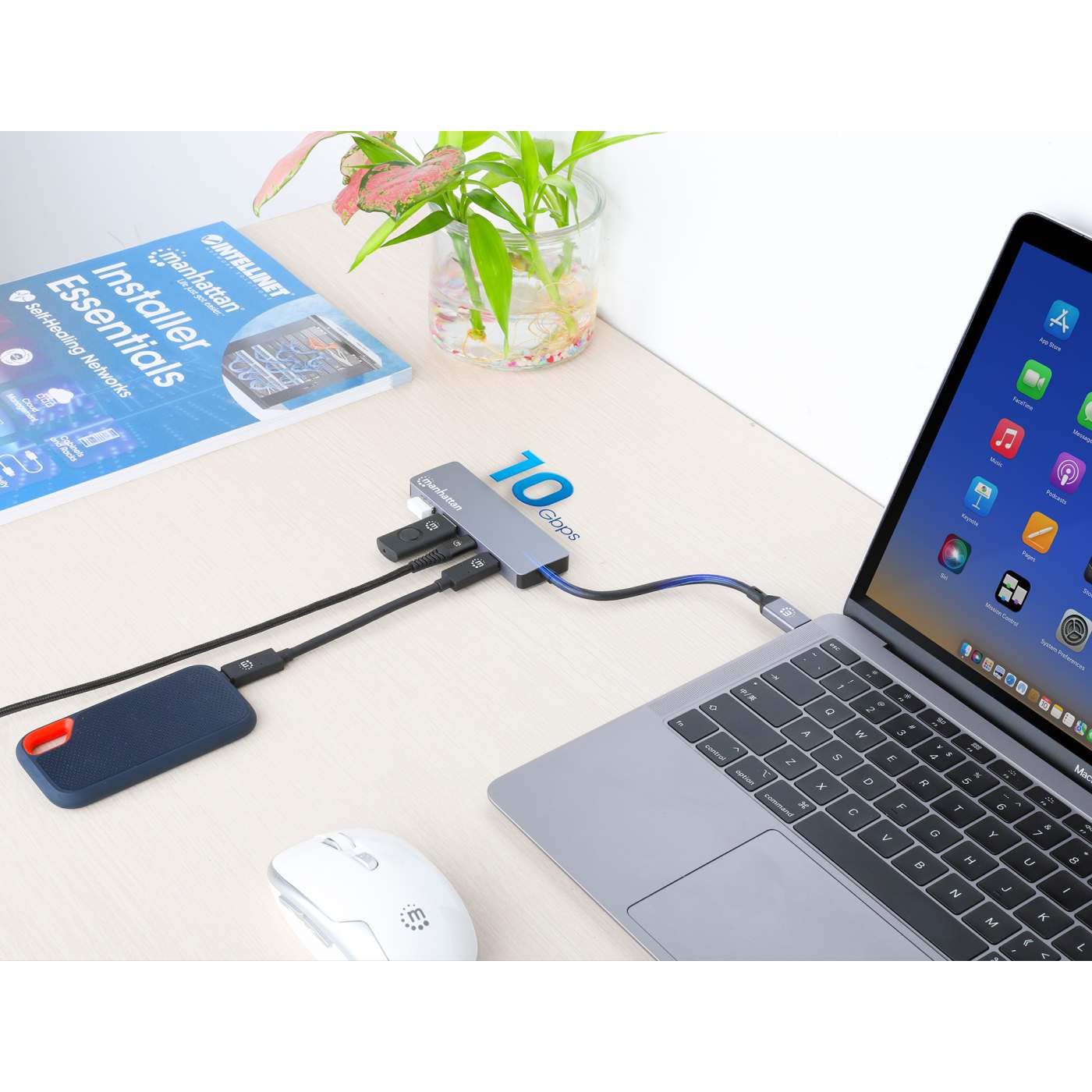 4-Port 10G USB-A / USB-C Combo Hub 2x2 Image 3