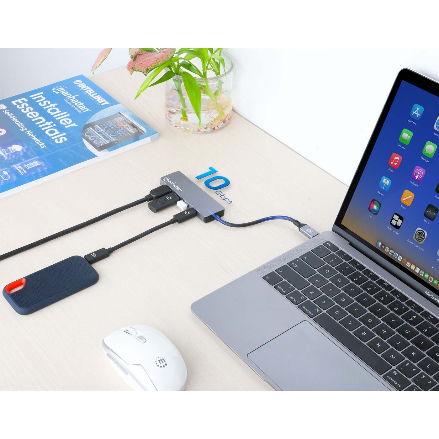 4-Port 10G USB-A / USB-C Combo Hub 3+1 Image 3