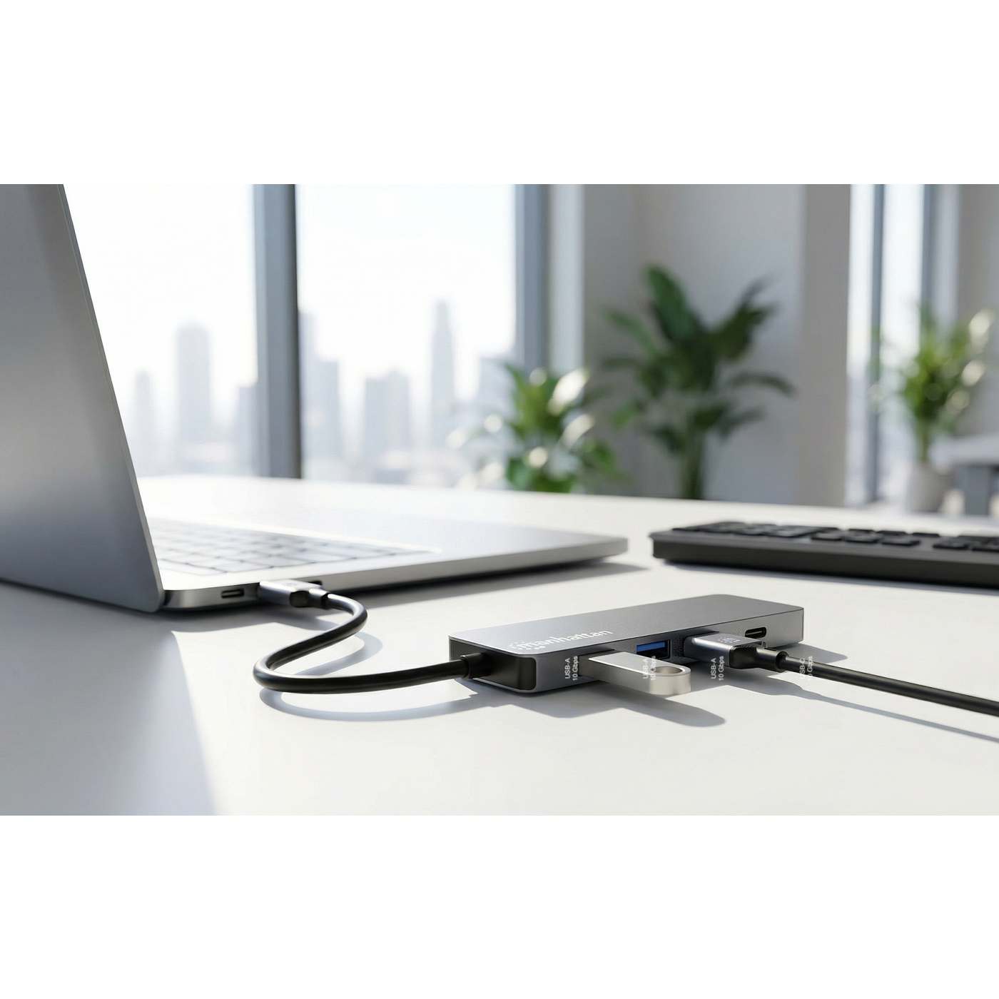 4-Port 10G USB-A / USB-C Combo Hub 3+1 Image 6