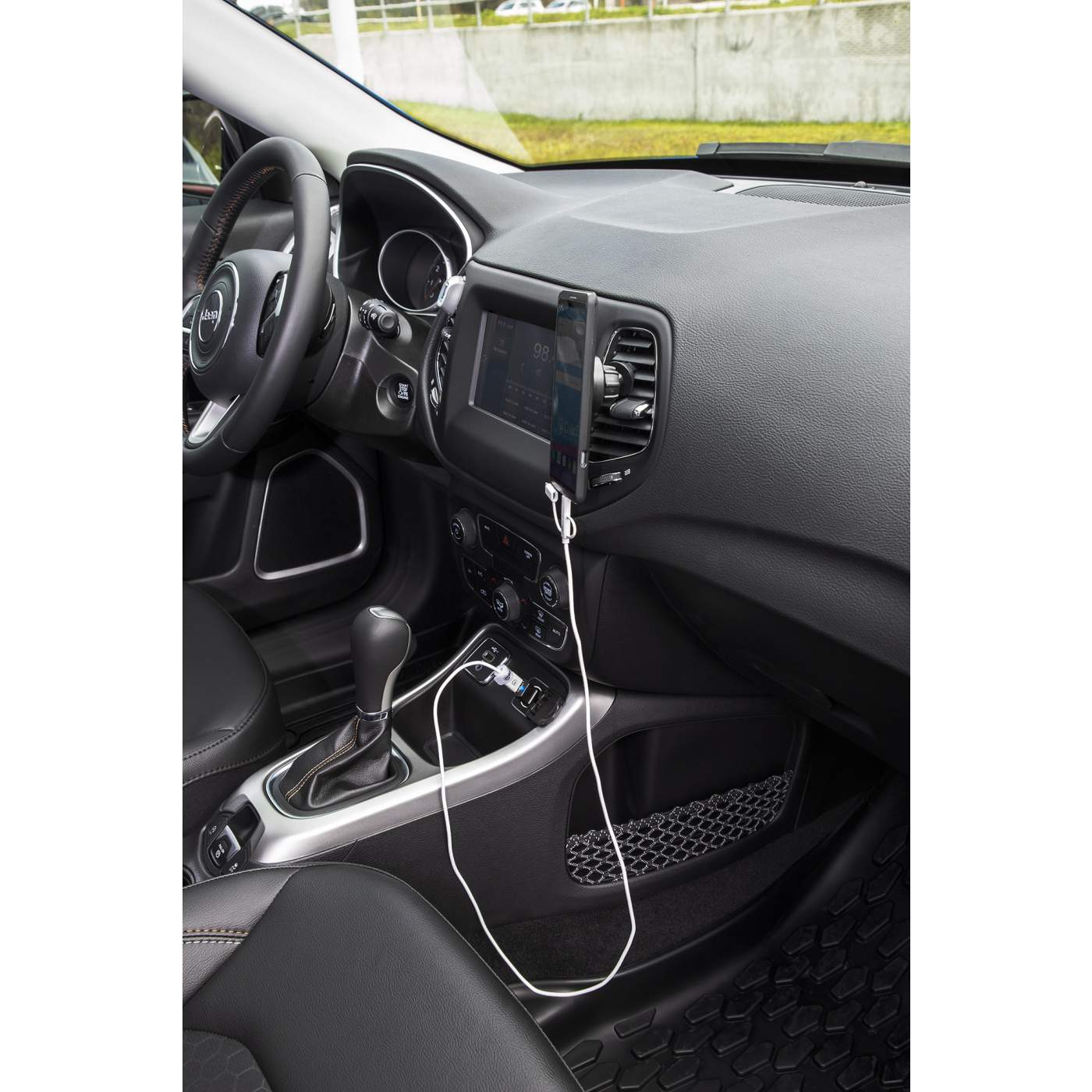 3-in-1 Charge & Sync USB-A to Lightning®/USB-C/Micro-USB Cable Image 7