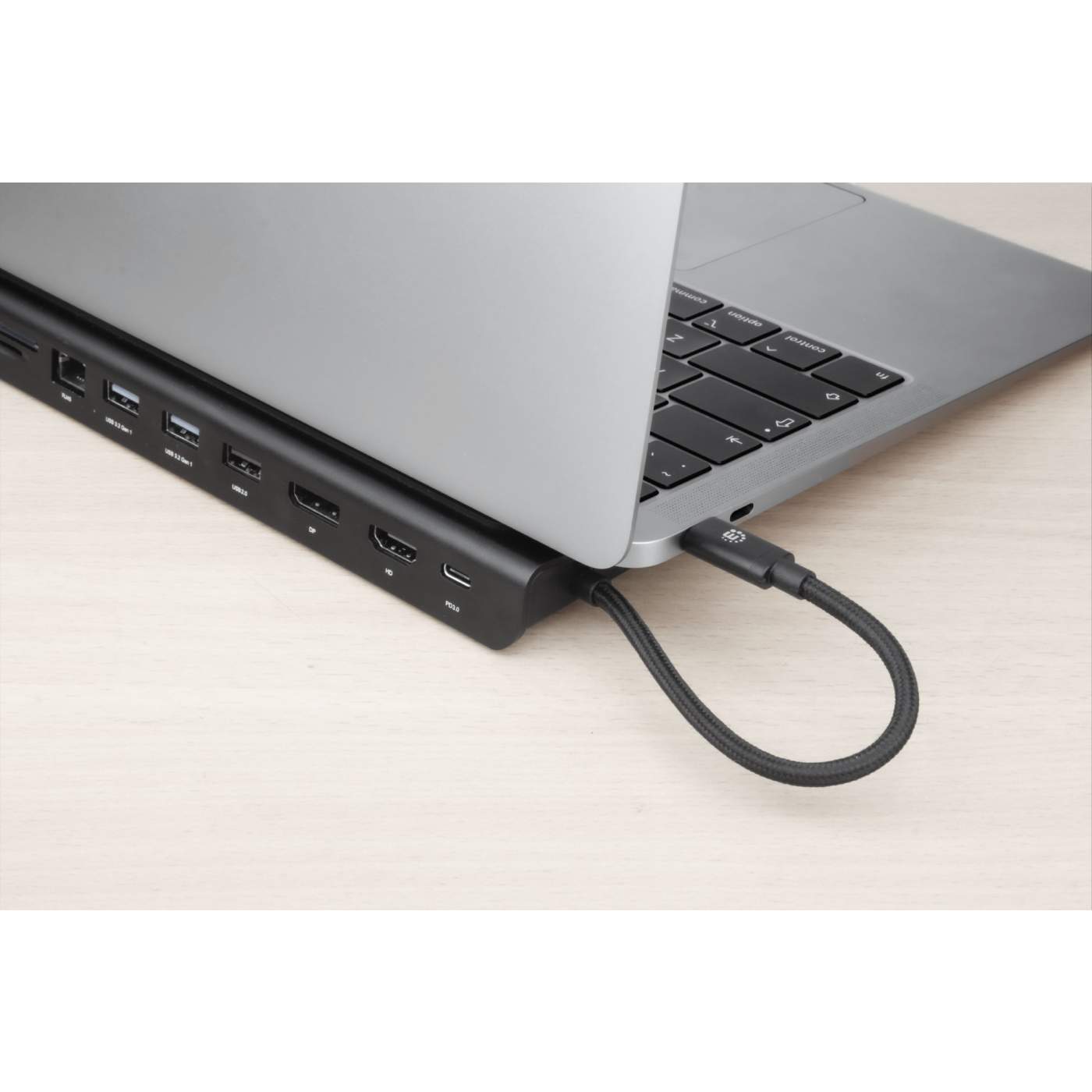 USB-C 11-in-1 Triple-Monitor Docking Station with MST Image 12