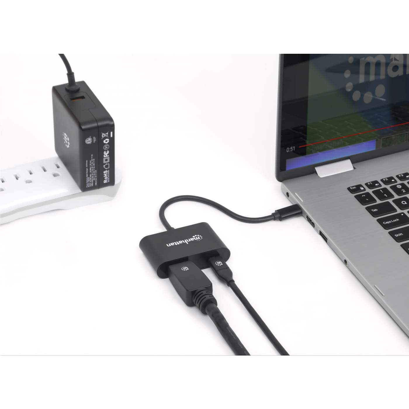USB-C to DisplayPort Converter with Power Delivery Port Image 6